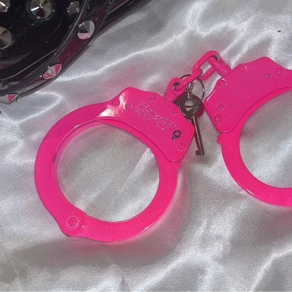 Hot Pink Heavy Handcuffs - Picture 2 of 2